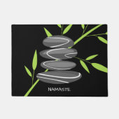 Stapelnde Zenkieselsteine u. Bambusdrucktürmatte Fußmatte (Vorderseite)
