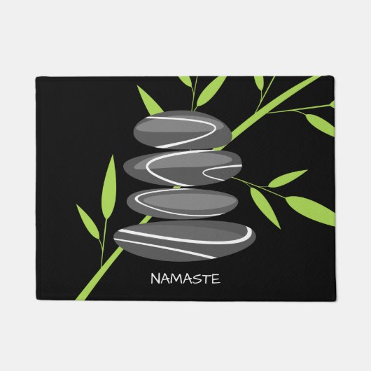 Stapelnde Zenkieselsteine u. Bambusdrucktürmatte Fußmatte (Vorderseite)