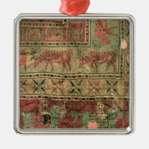 Stapelteppich, der Pferde und Reiter darstellt Silbernes Ornament