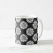 Star Mandala strickt schwarz & weiß Kaffeetasse (VorderseiteRechts)