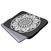 Star Mandala strickt schwarz & weiß Laptopschutzhülle (Vorne Knopf)