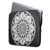 Star Mandala strickt schwarz & weiß Laptopschutzhülle (Vorderseite Links)