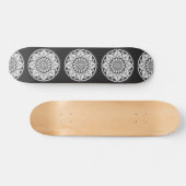 Star Mandala strickt schwarz & weiß Skateboard (Horizontal)
