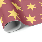 Star Pattern Trending Colors Maroon Gold Geschenkpapier (Rolleneckpunkt)