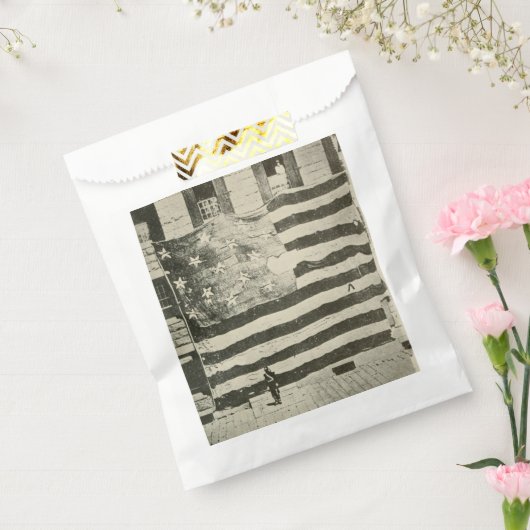 Star Spangled Banner: American Flag on Display Geschenktütchen (Versiegelt)