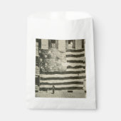 Star Spangled Banner: American Flag on Display Geschenktütchen (Vorderseite)