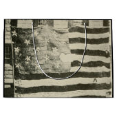 Star Spangled Banner: American Flag on Display Große Geschenktüte (Vorderseite)