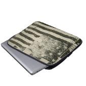 Star Spangled Banner: American Flag on Display Laptopschutzhülle (Vorne Knopf)