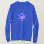 Star von David Menorah T-Shirt<br><div class="desc">Feiern Sie acht Tage und acht Nächte des Festivals der Lichter mit Hanukkah-Karten und Geschenken. Das Lichterfest ist hier. Lächle die Menorah,  spiele mit dem dreiel und feiere auf Latkes und Sufganiyots. Feiern Sie den Geist von Hanukkah mit Freunden,  Familie und Lieben,  indem Sie ihnen Happy Hanukkah wünschen.</div>