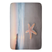 Starfish am Strand Badematte (Vorderseite Vertikal)