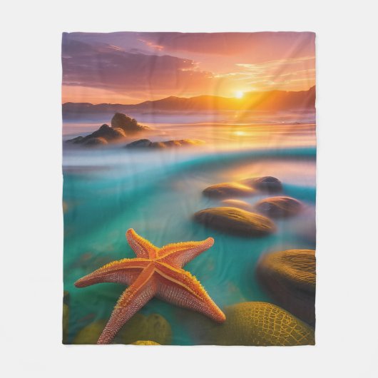 Starfish am Strand bei Sunrise Fleecedecke (Vorderseite)