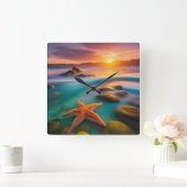 Starfish am Strand von Dawn Quadratische Wanduhr (Zuhause)