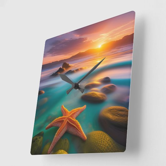 Starfish am Strand von Dawn Quadratische Wanduhr (Winkel)