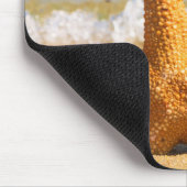 Starfish and Seashells am Strand Personalisiert Mousepad (Ecke)