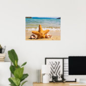 Starfish and Seashells am Strand Poster (Heimbüro)
