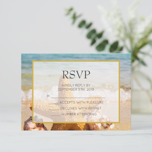 Starfish and Seashells am Strand Weddiong UAWG RSVP Karte (Stehend Vorderseite)