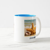 Starfish and Seashells im Beach Foto Custom Zweifarbige Tasse (VorderseiteRechts)