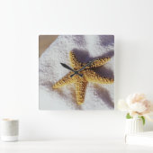 Starfish auf einem Tuch Quadratische Wanduhr (Zuhause)
