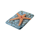 Starfish auf einer Koralle mit Polips Badematte (Schrägansicht)