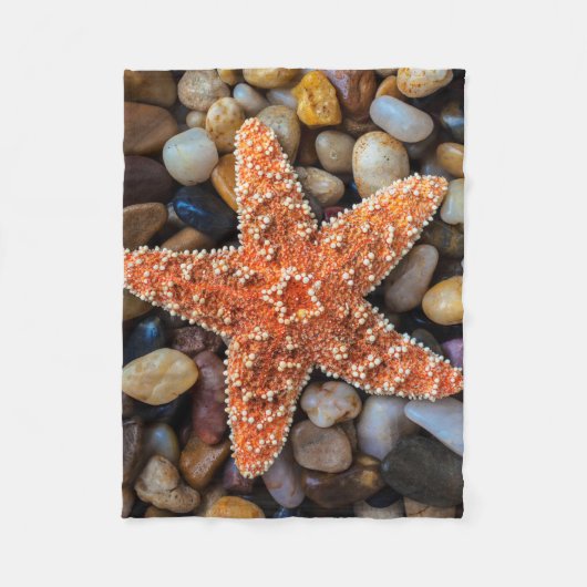 Starfish auf Felsen Fleecedecke (Vorderseite)