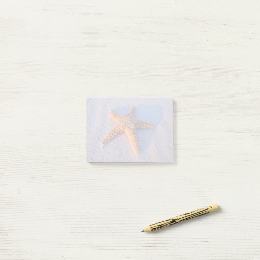 Starfish auf weißem Sand Post-it Klebezettel (Auf Schreibtisch)