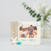 Starfish + Beach Sand Wedding Foto Save the Date (Stehend Vorderseite)