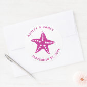 Starfish Hochzeitsticker, Beach Theme Tag, Rosa Runder Aufkleber (Umschlag)