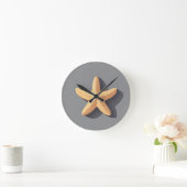 Starfish mit grauem Hintergrund Runde Wanduhr (Zuhause)