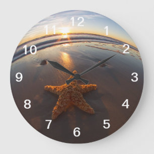 Starfish on Beach Große Wanduhr