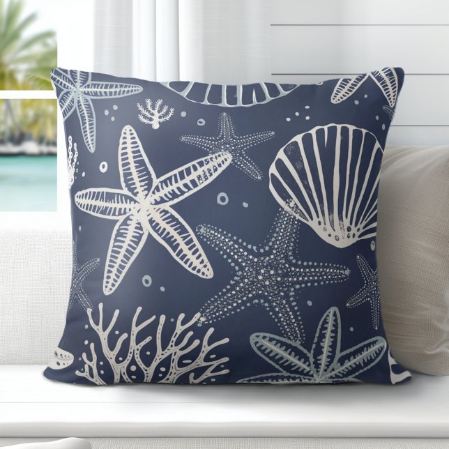 Starfish Seashells Throw Kissen (Discover Gorgeous Coastal Throw Pillows by Totally Coast.)