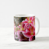 "Stargazer" Lilies Monogram Kaffeetasse (VorderseiteRechts)