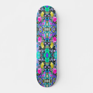 Stargazer Lily, Rose und Rosa Hibiskus Collage Skateboard