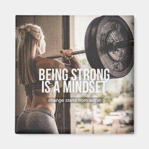 Starke Arbeit ist ein Mindset - Women's Gym Workou Magnet