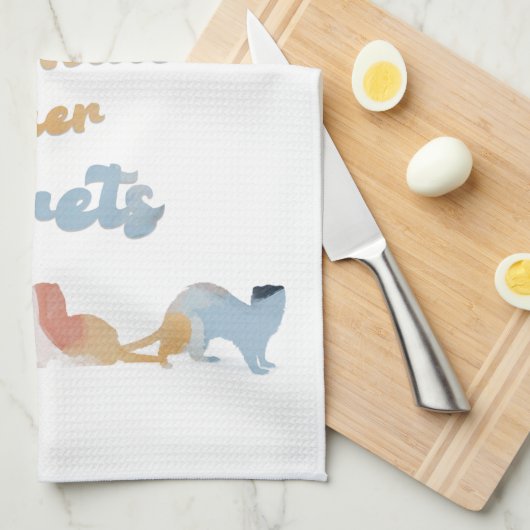 Starke Frau... Frettenturm Geschirrtuch (Viertel Falte)