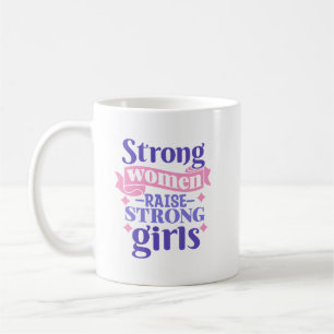 Starke Frauen heben starke Mädchen auf Kaffeetasse
