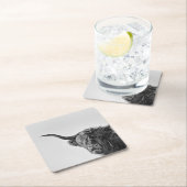 Starke Hochlandkuh im Monochrom Rechteckiger Pappuntersetzer (Vor Ort)