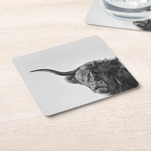 Starke Hochlandkuh im Monochrom Rechteckiger Pappuntersetzer (angewinkelt)