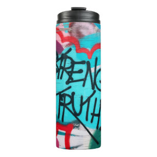 Stärke in der Wahrheit Graffiti Thermosbecher