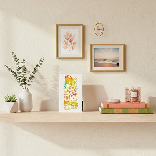 Stärke und Ehre der personalisierten Schrift Fotoplatte