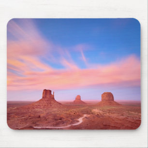 Starke Winde über Wüsten-Tal Mousepad