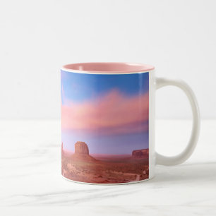 Starke Winde über Wüsten-Tal Zweifarbige Tasse