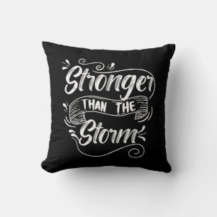 Stärker als Sturm, Vintages Motivierend Zitat Kissen