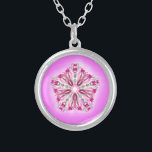 *~* starker glühender rosa Stern-Mandala-Heiler Versilberte Kette<br><div class="desc">*This hübsche kleine runde silberne Halskette mit einem empfindliche Hand gezeichneten glühenden Stern Mandala in der Mitte eines starken Herz chakra Rosahintergrundes könnte Ihr Herz. .chakra gerade gefangennehmen.:) Der Stern Mandala ist sehr verwickelt und das Faszinieren, der muss, kann meditation.* inspirieren Sowie schönes wurde dieser nachdenkliche Stern Mandalaentwurf für jedermann...</div>