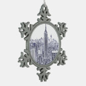 Starker Look NYC Skyline, Round-Frame Schneeflocken Zinn-Ornament (Links)
