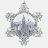Starker Look NYC Skyline, Round-Frame Schneeflocken Zinn-Ornament (Vorderseite)