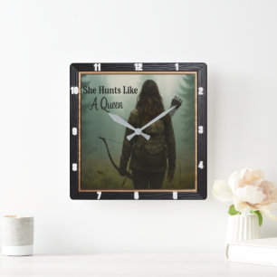 Stärkung des Huntress Queen Forest Quadratische Wanduhr