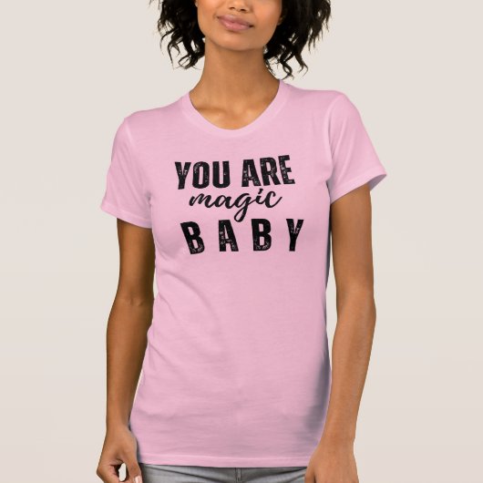 Stärkung des weiblichen T-Shirts als Inspirationsb (Vorderseite)