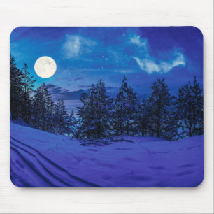 Starre Nacht mit Vollmond im Wald Mousepad