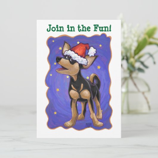 Starry Night Festive Chihuhua in Weihnachtsmannmüt Einladung (Stehend Vorderseite)
