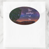 Starry Night Landscape - mit anpassbarem Text - Ovaler Aufkleber (Tasche)